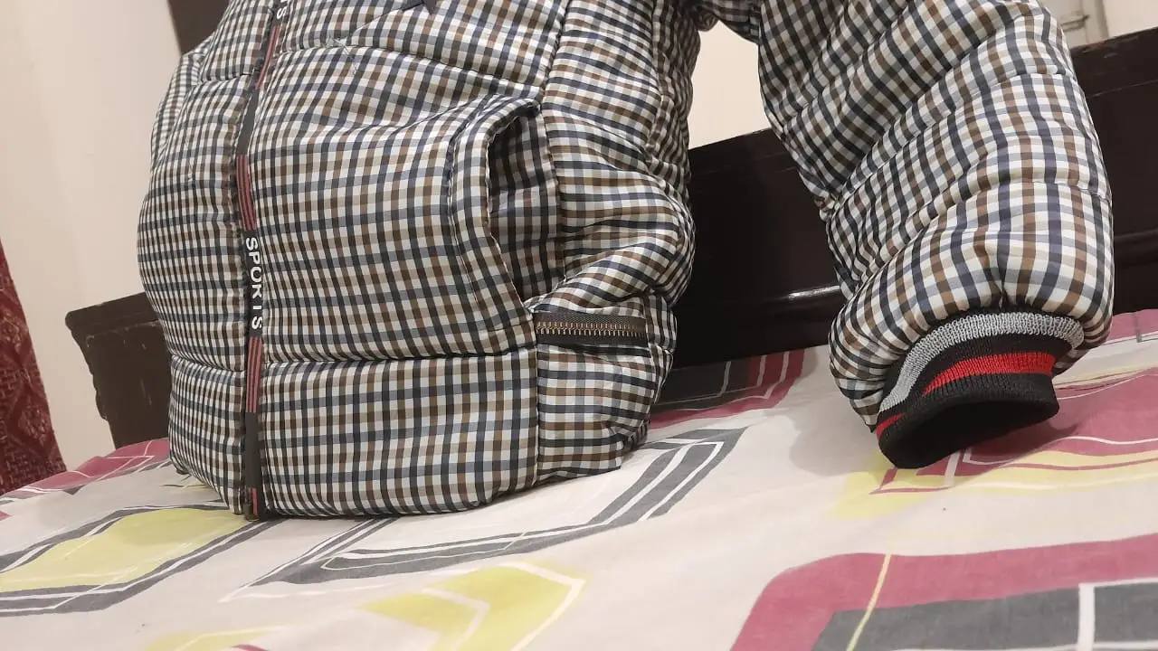 Buy Waterproof Stuffed Puffer Jackets for Kids (5-10 Years) in Pakistan - Image 3